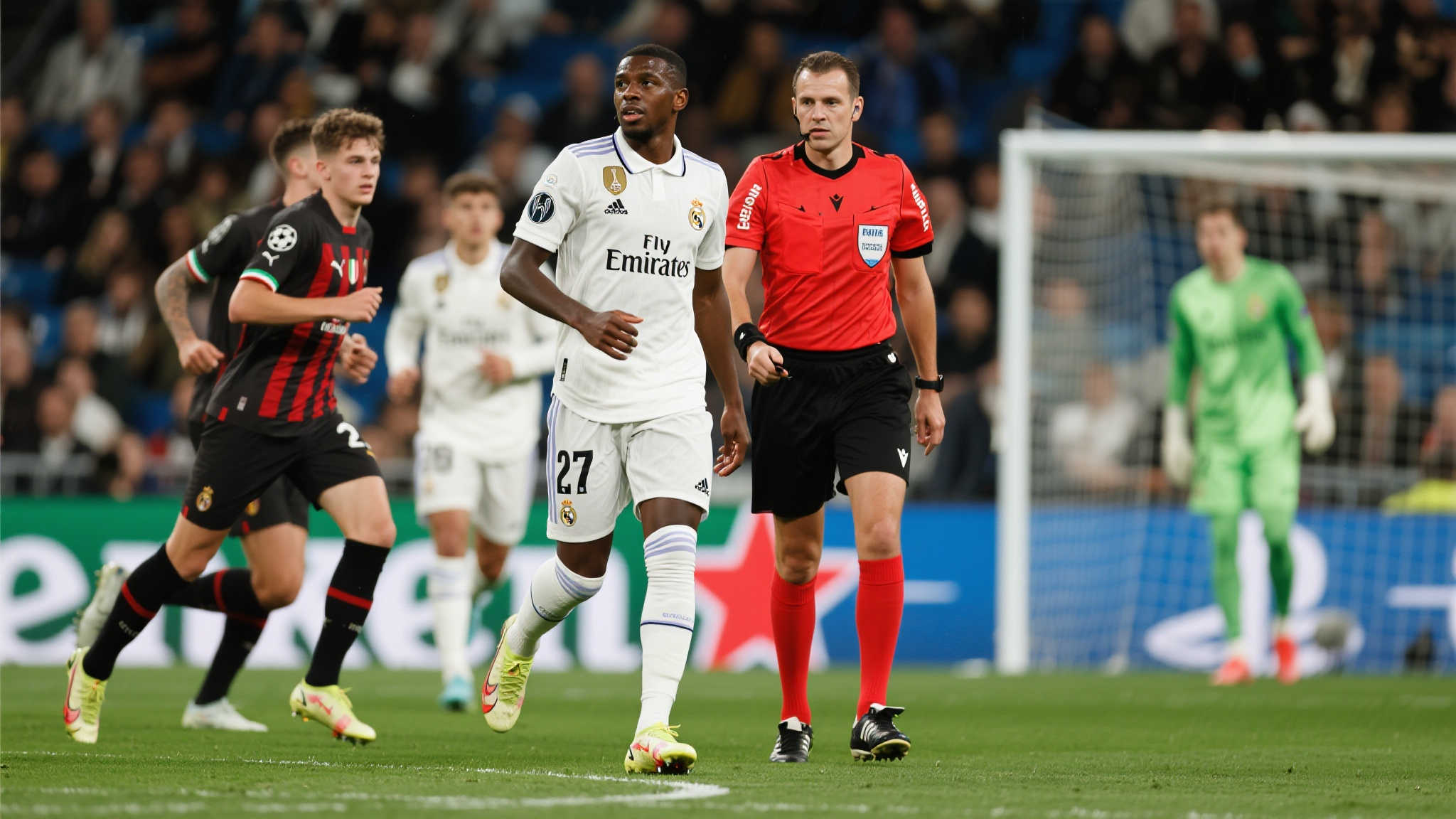 皇马10人逆境领跑2-0!阿诺德策攻贡萨洛传球,居勒尔补射建功! 皇马10人逆境领跑2-0!阿诺德策攻贡萨洛传球,居勒尔补射建功!